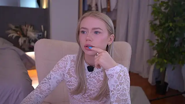 LexieLoree online show from 04-04-26, 02:40