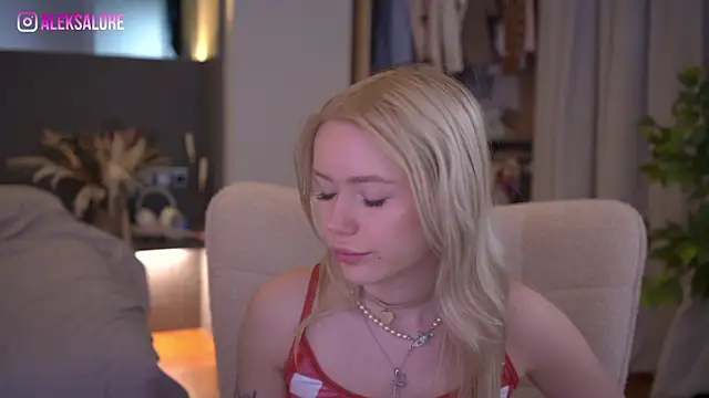 LexieLoree online show from 03-27-26, 03:04