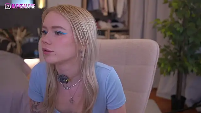 LexieLoree online show from 03-25-26, 03:06