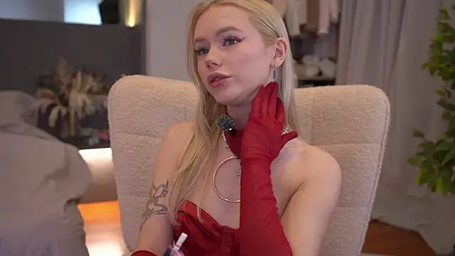 LexieLoree online show from 04-11-26, 02:41