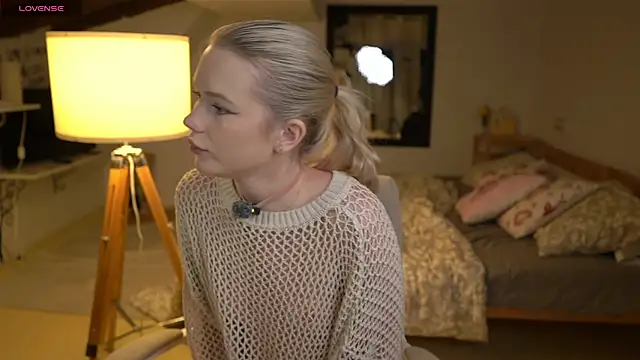 LexieLoree online show from 11-26-25, 04:01