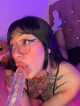 Snapshot of Akari1_Mischief chatting on 03-15-25, 08:26 Akari1 Mischief online show from 03-15-25, 08:26