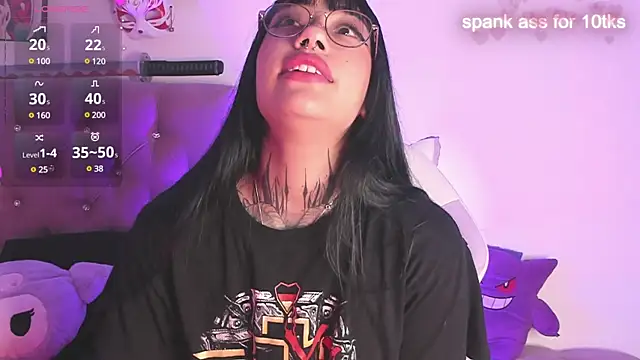 Snapshot of Akari1_Mischief chatting on 03-18-25, 05:02 Akari1 Mischief online show from 03-18-25, 05:02