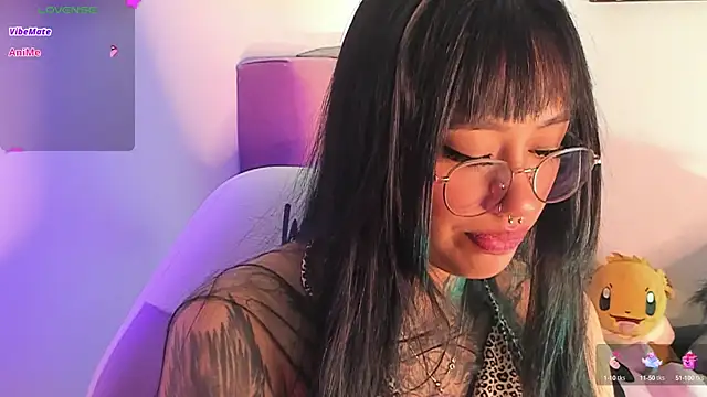 Snapshot of Akari1_Mischief chatting on 01-01-25, 10:03 Akari1 Mischief online show from 01-01-25, 10:03