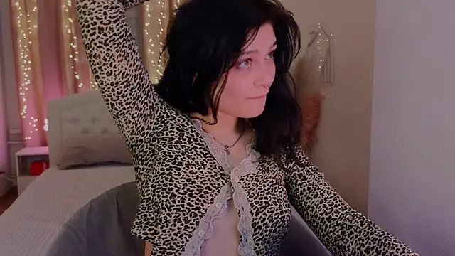 ari rari online show from 01-15-25, 07:12