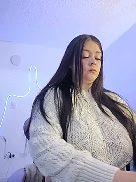 Layna cold online show from 05-29-26, 02:56