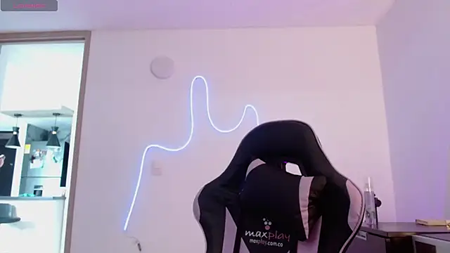 Layna cold online show from 05-06-26, 02:10