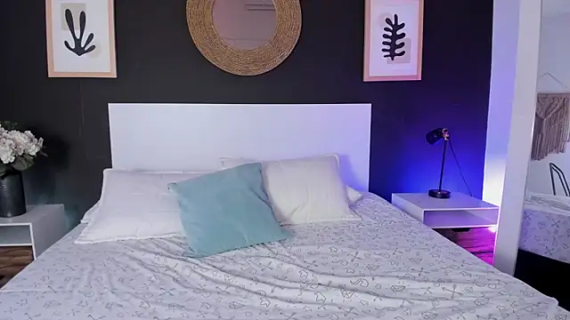 VioletPaket online show from 02-10-26, 11:20