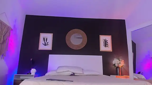 VioletPaket online show from 10-22-25, 11:42