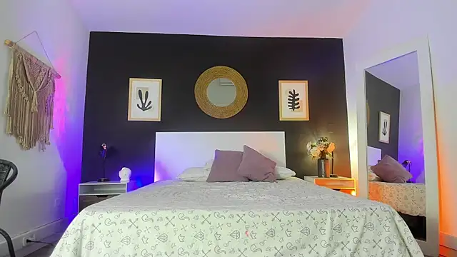 VioletPaket online show from 11-14-25, 11:47