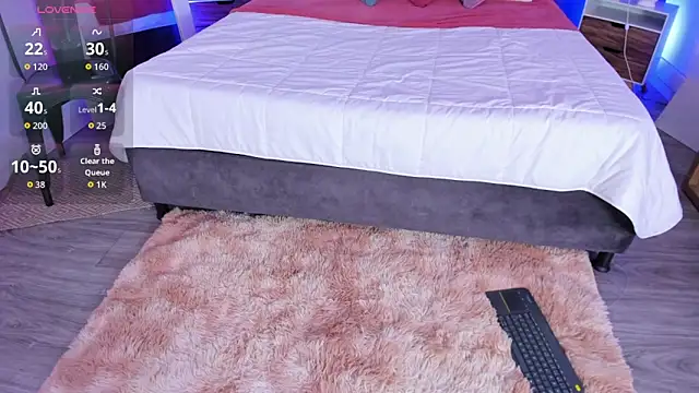 VioletPaket online show from 04-11-26, 12:42