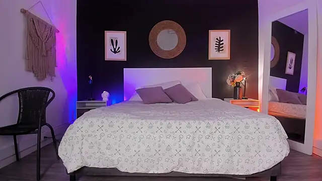 VioletPaket online show from 11-16-25, 01:27