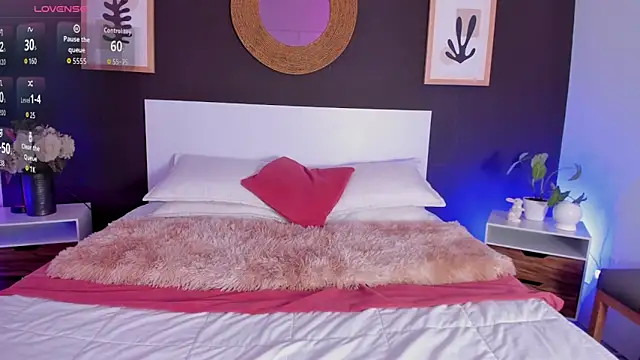 VioletPaket online show from 04-20-26, 11:35