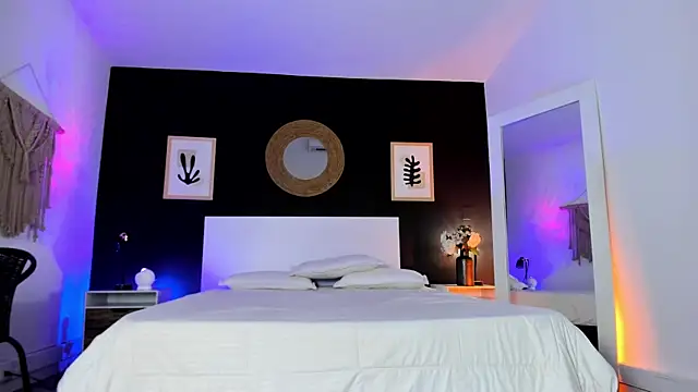 VioletPaket online show from 11-28-25, 12:05