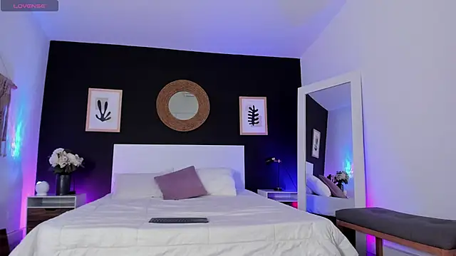 VioletPaket online show from 02-21-26, 12:18