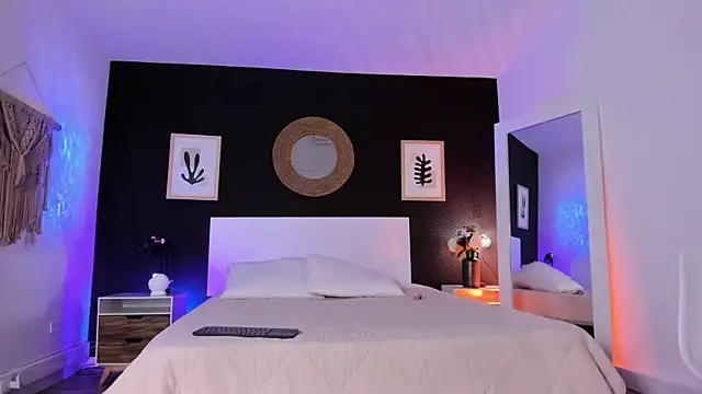 VioletPaket online show from 10-07-25, 11:44