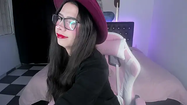 Snapshot of paula_kawaiifu_ chatting on 03-17-25, 02:01 paula kawaiifu online show from 03-17-25, 02:01