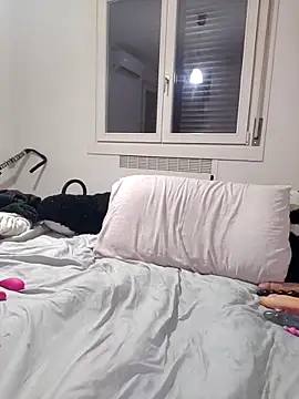 Miachan LaGattinaVogliosa online show from 11-20-25, 02:07