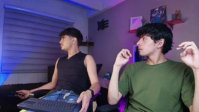 Snapshot of thiago_rockwelll chatting on 10-03-25, 07:54 thiago rockwelll online show from 10-03-25, 07:54