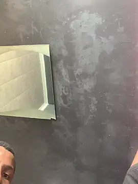 Snapshot of DManL chatting on 10-31-25, 09:50 DManL online show from 10-31-25, 09:50