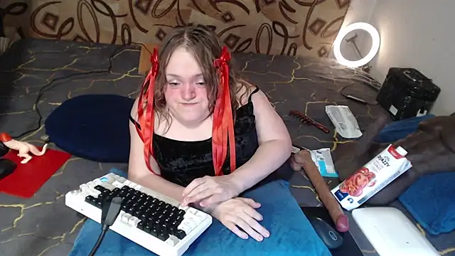 Snapshot of MiniNatalie chatting on 03-09-25, 02:07 MiniNatalie online show from 03-09-25, 02:07