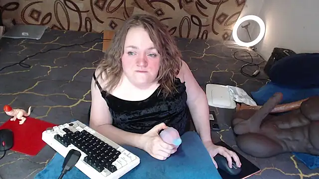 Snapshot of MiniNatalie chatting on 03-11-25, 04:30 MiniNatalie online show from 03-11-25, 04:30