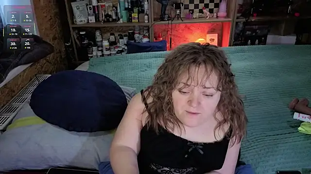 MiniNatalie online show from 11-16-25, 03:11