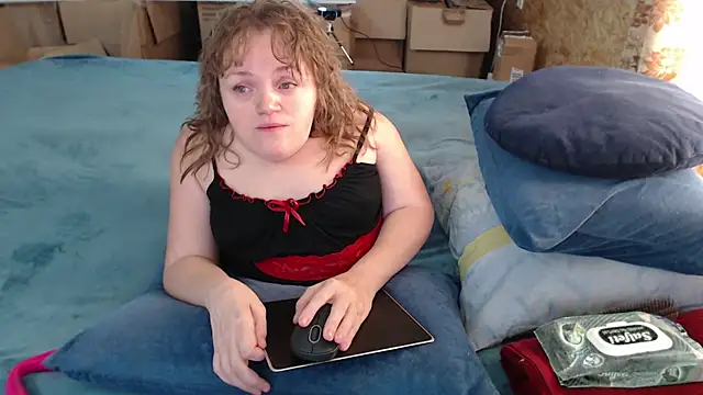 Snapshot of MiniNatalie chatting on 09-12-25, 04:45 MiniNatalie online show from 09-12-25, 04:45