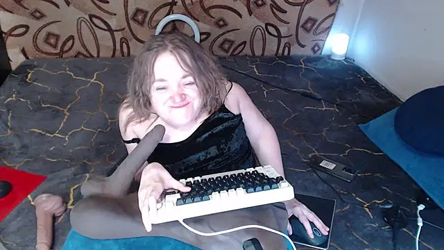 Snapshot of MiniNatalie chatting on 03-17-25, 11:00 MiniNatalie online show from 03-17-25, 11:00