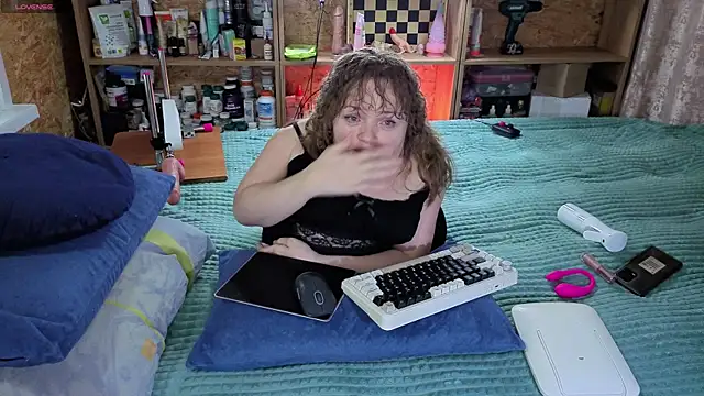 MiniNatalie online show from 11-10-25, 06:29