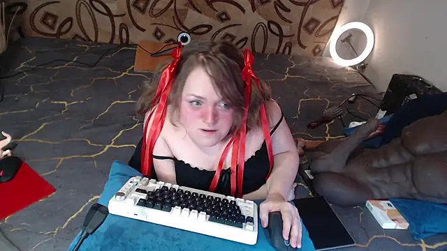 Snapshot of MiniNatalie chatting on 03-07-25, 09:18 MiniNatalie online show from 03-07-25, 09:18