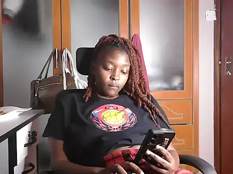 Snapshot of Sweet_mella chatting on 07-13-26, 06:51 Sweet mella online show from 07-13-26, 06:51
