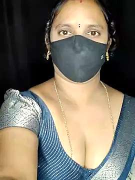 Snapshot of vintage-vibs chatting on 07-16-26, 05:43 vintage-vibs online show from 07-16-26, 05:43