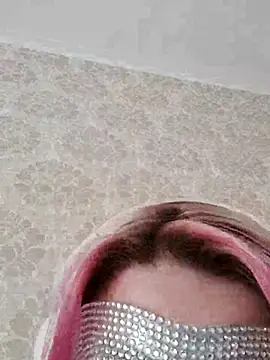 Snapshot of Twerkqueenn chatting on 11-10-25, 11:59 Twerkqueenn online show from 11-10-25, 11:59