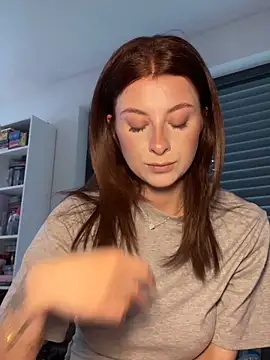 Mia-Minou online show from 04-19-26, 10:05