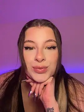 Mia-Minou online show from 11-21-25, 09:19