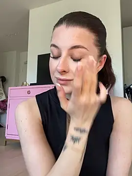 Mia-Minou online show from 03-05-26, 11:18