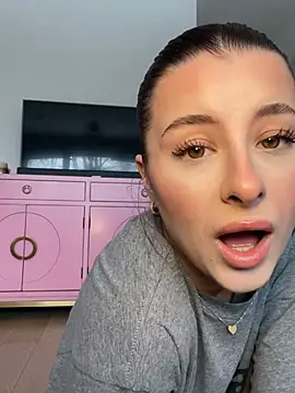 Mia-Minou online show from 02-02-26, 10:03