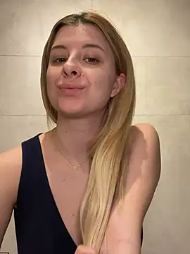 Mia-Minou online show from 02-20-25, 04:36