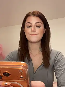 Mia-Minou online show from 03-26-26, 11:19