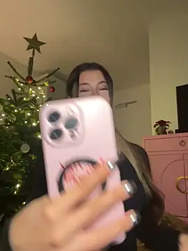 Mia-Minou online show from 11-29-25, 03:23