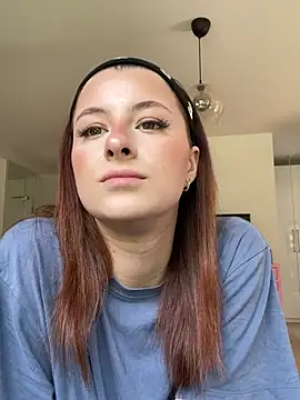 Snapshot of Mia-Minou chatting on 05-21-26, 10:01 Mia-Minou online show from 05-21-26, 10:01