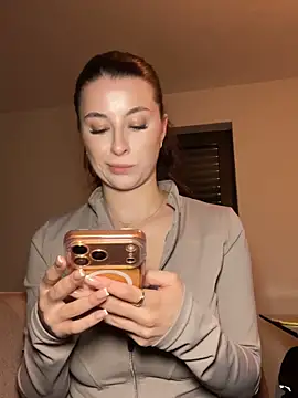 Mia-Minou online show from 03-03-26, 06:48