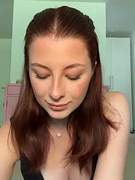 Snapshot of Mia-Minou chatting on 05-31-26, 08:42 Mia-Minou online show from 05-31-26, 08:42