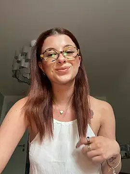 Snapshot of Mia-Minou chatting on 07-02-26, 01:06 Mia-Minou online show from 07-02-26, 01:06