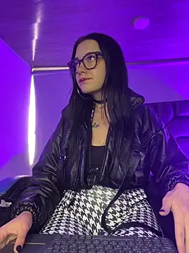 Isabella 21x online show from 06-19-26, 12:44