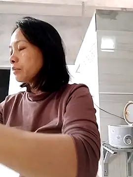 Aninyin22 online show from 12-19-25, 02:04