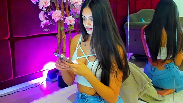 Alexxa online show from 10-28-25, 06:51