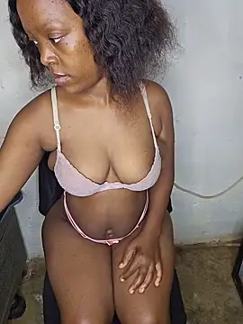 Snapshot of curvysexybody chatting on 06-03-26, 12:11 curvysexybody online show from 06-03-26, 12:11