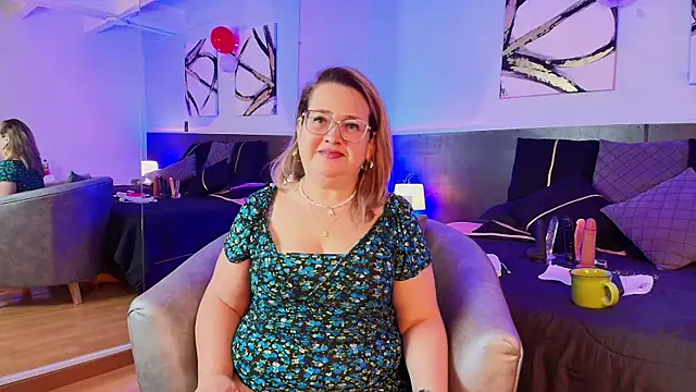 MartinaCaycedo online show from 03-05-25, 10:44